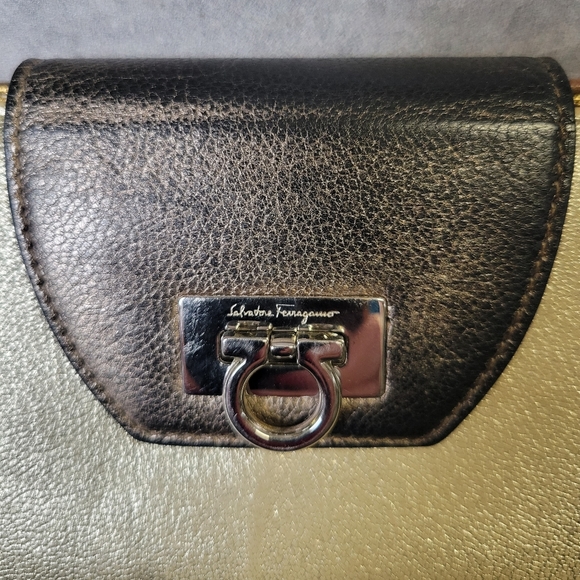 Salvatore Ferragamo metallic long leather wallet - Picture 2 of 15